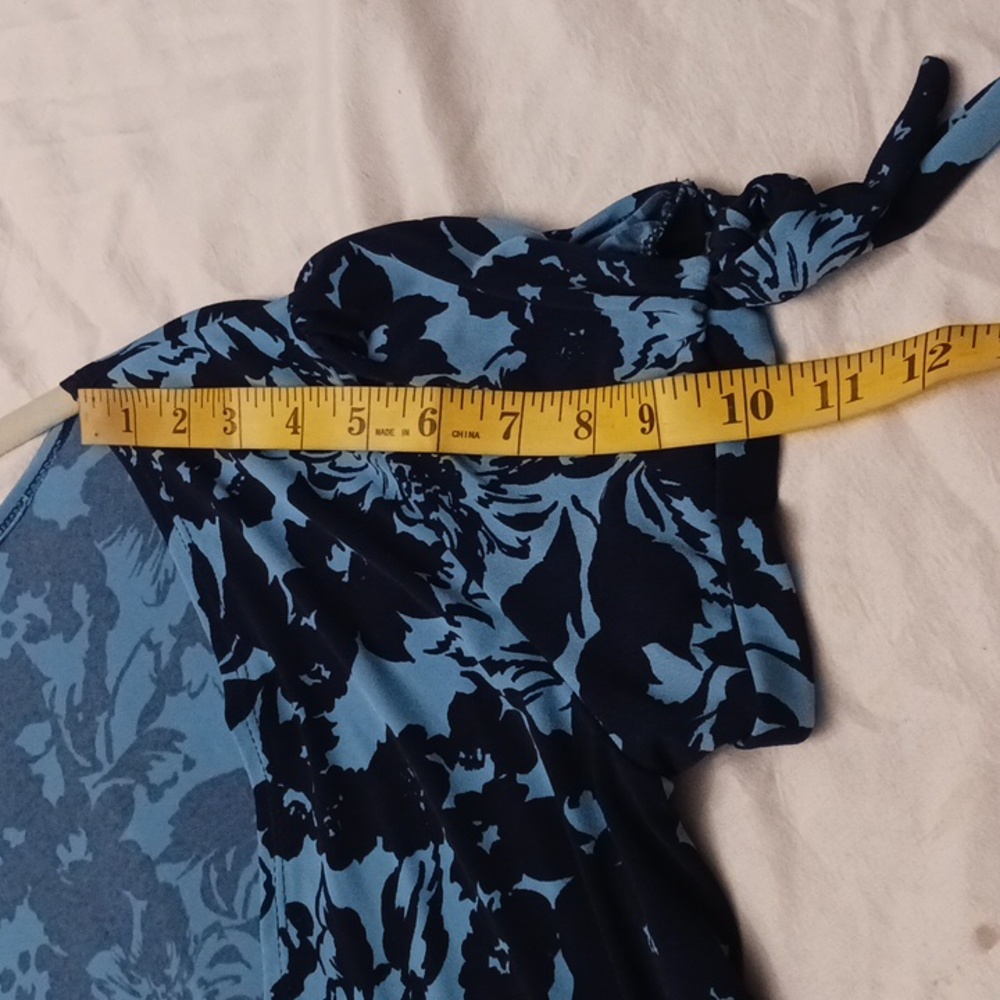 Apt.9 size Large women's dress in black and blue floral design. - Picture 14 of 15